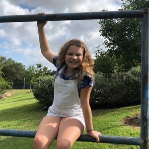 Meet your Posher, Ava